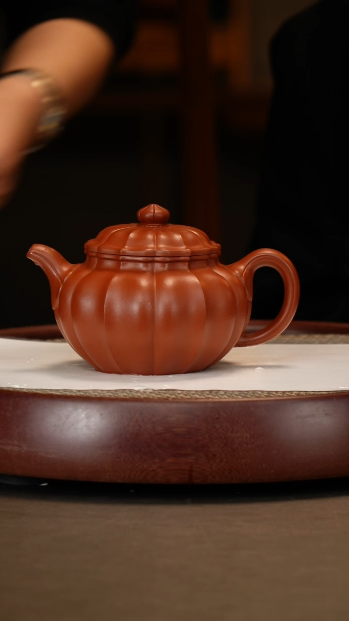 【闪购商品】紫砂茶壶【王芳】寅春朱泥筋纹仿古  450CC