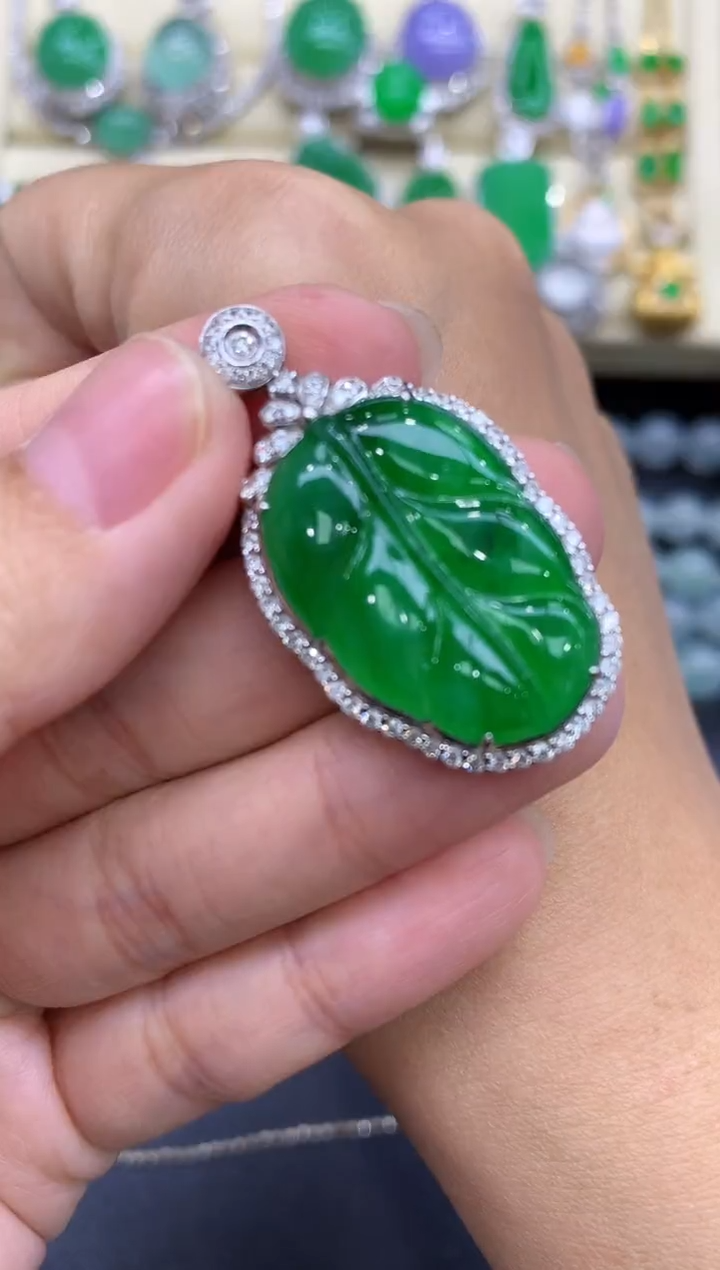 颈饰18K金镶嵌翡翠670-中国好珍宝