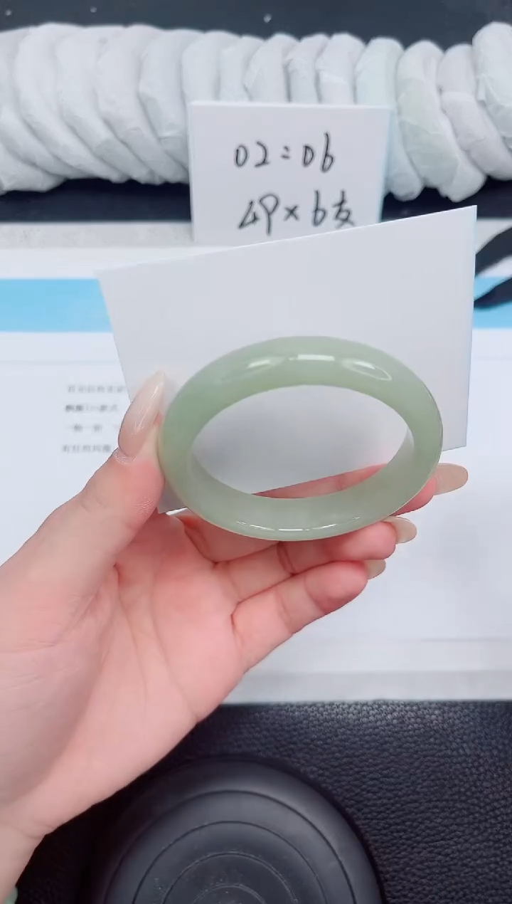 未镶嵌手镯石英质玉222-54.3