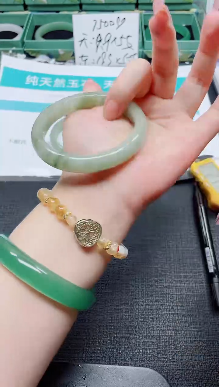 未镶嵌手镯石英质玉73-60