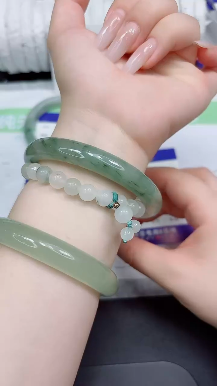 石英质玉手镯未镶嵌139-64