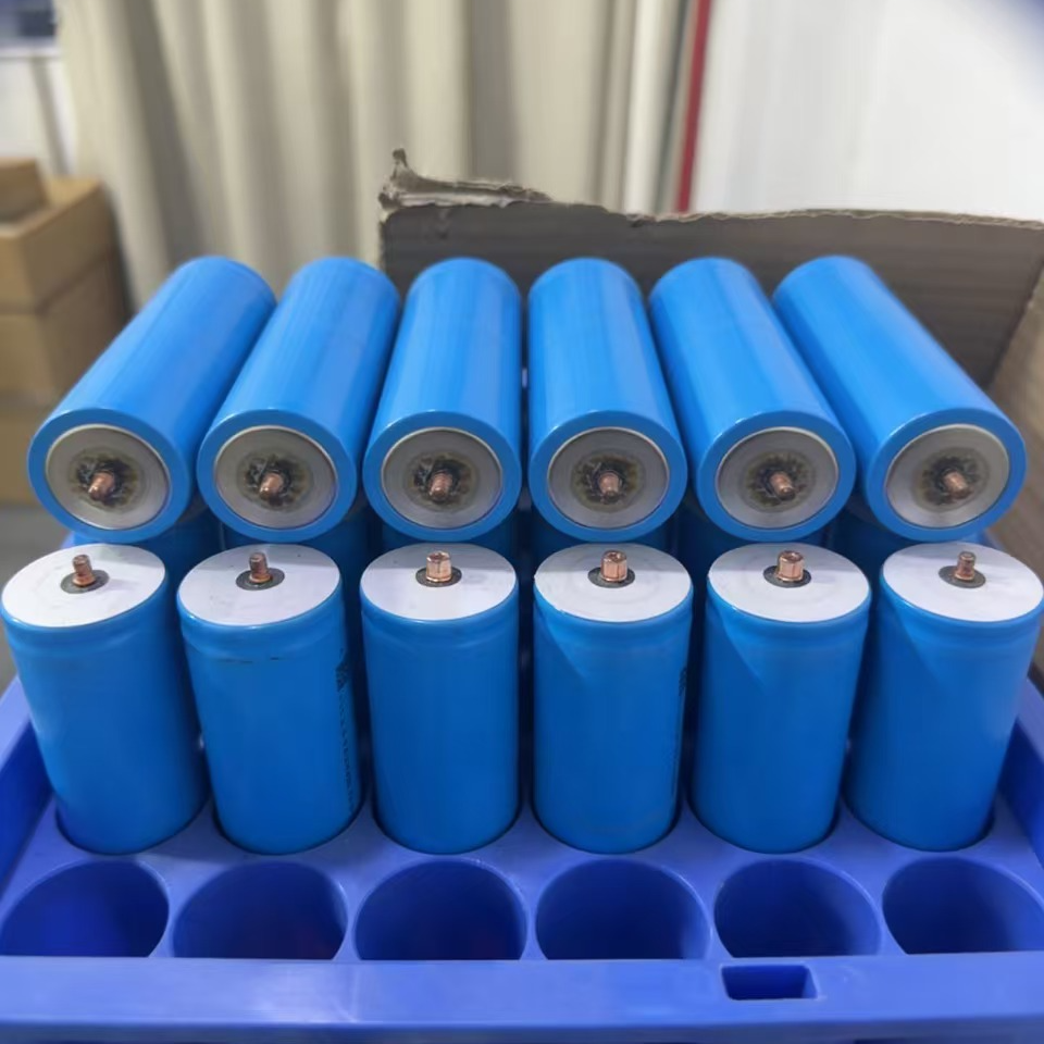 3.2V15A38121磷酸铁锂电池