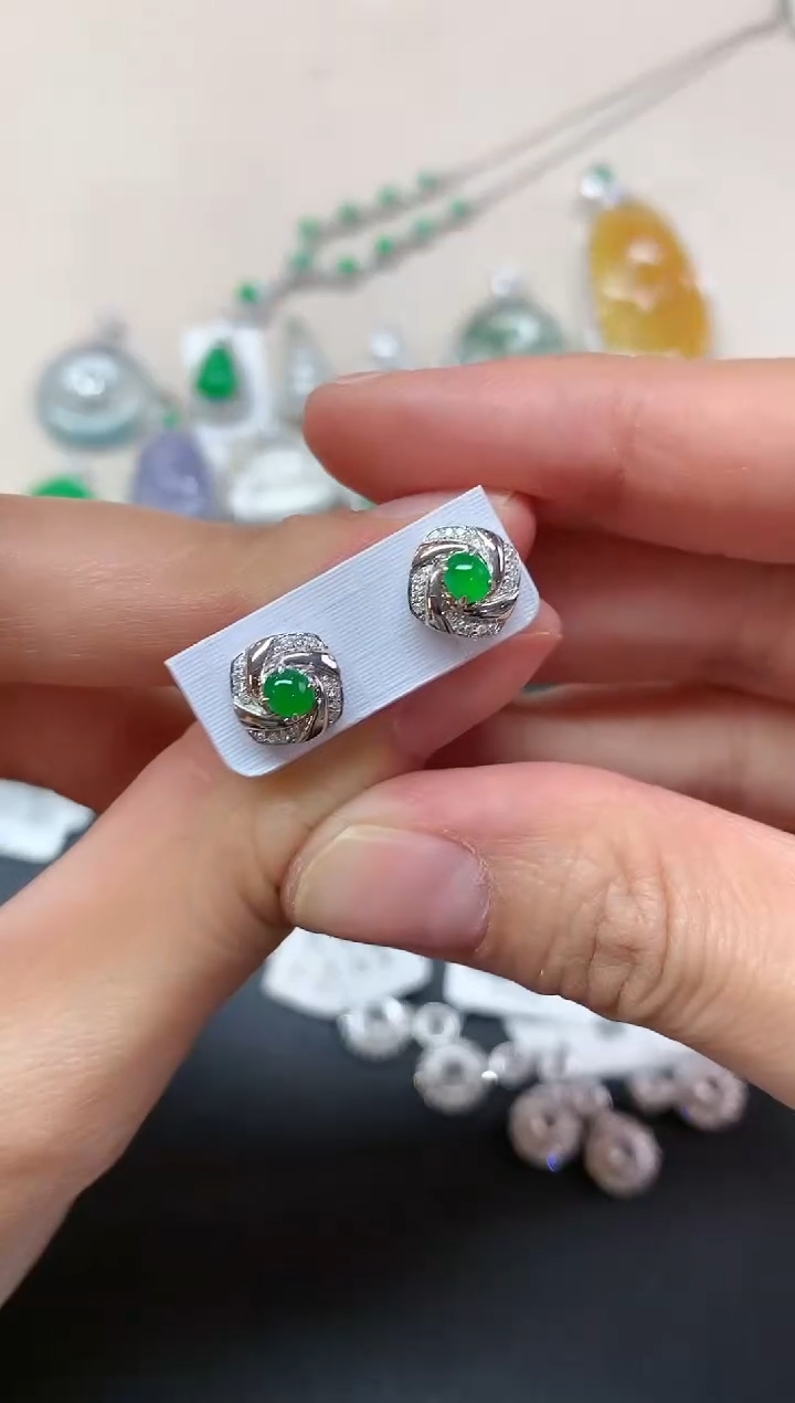 【闪购商品】翡翠耳饰18K金镶嵌Q101|3880