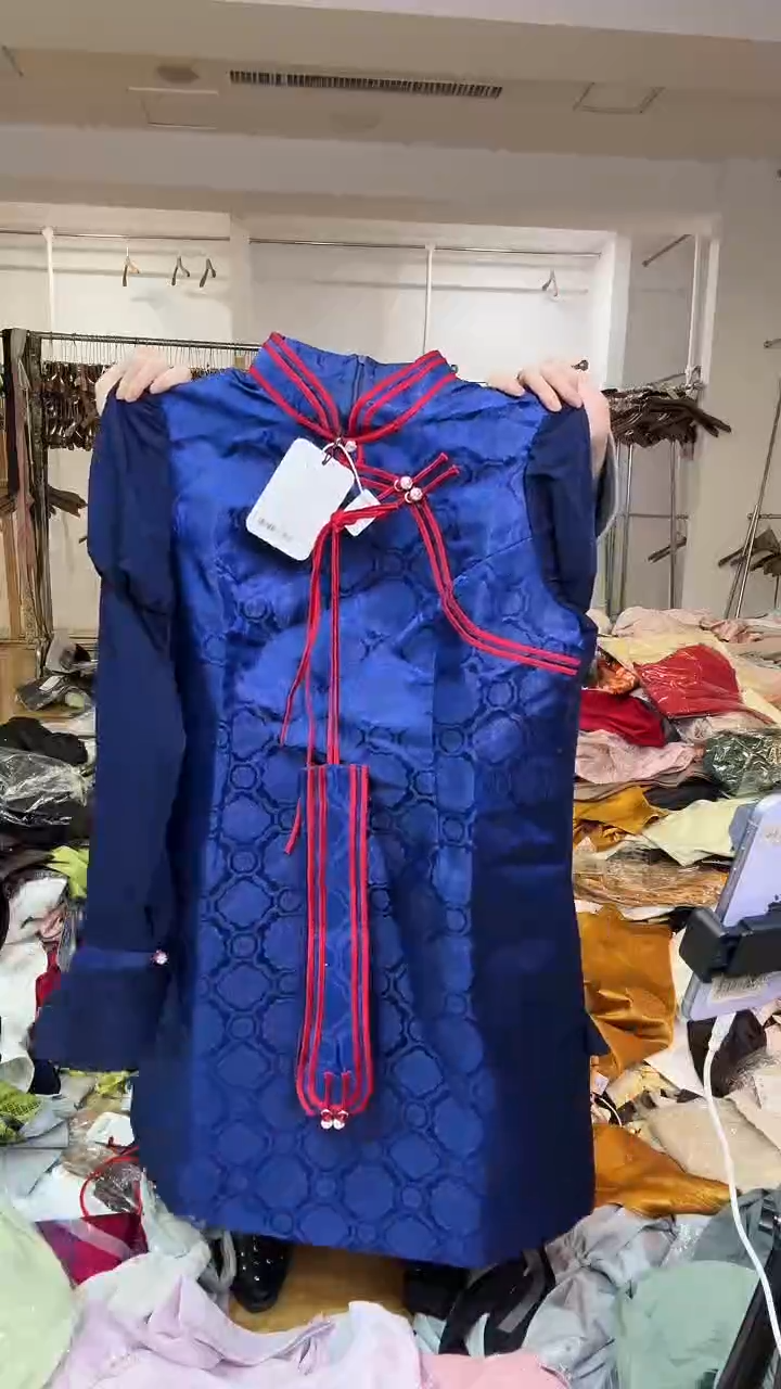 连衣裙       XL码      120-130斤