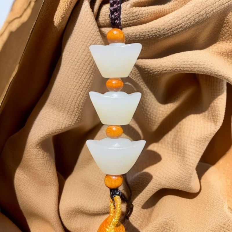 和田玉未镶嵌车挂