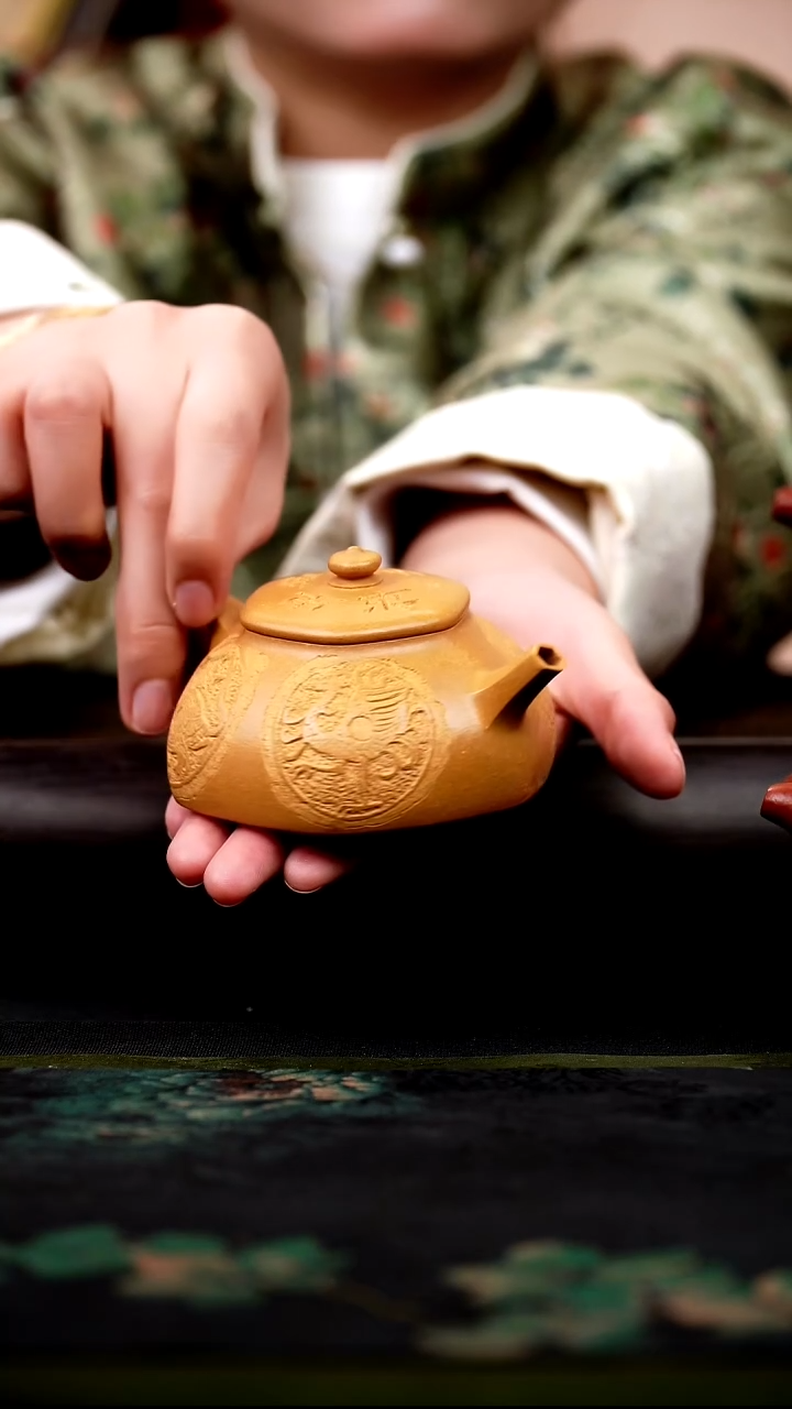 茶壶紫砂靓*梨皮本 六方静乐
