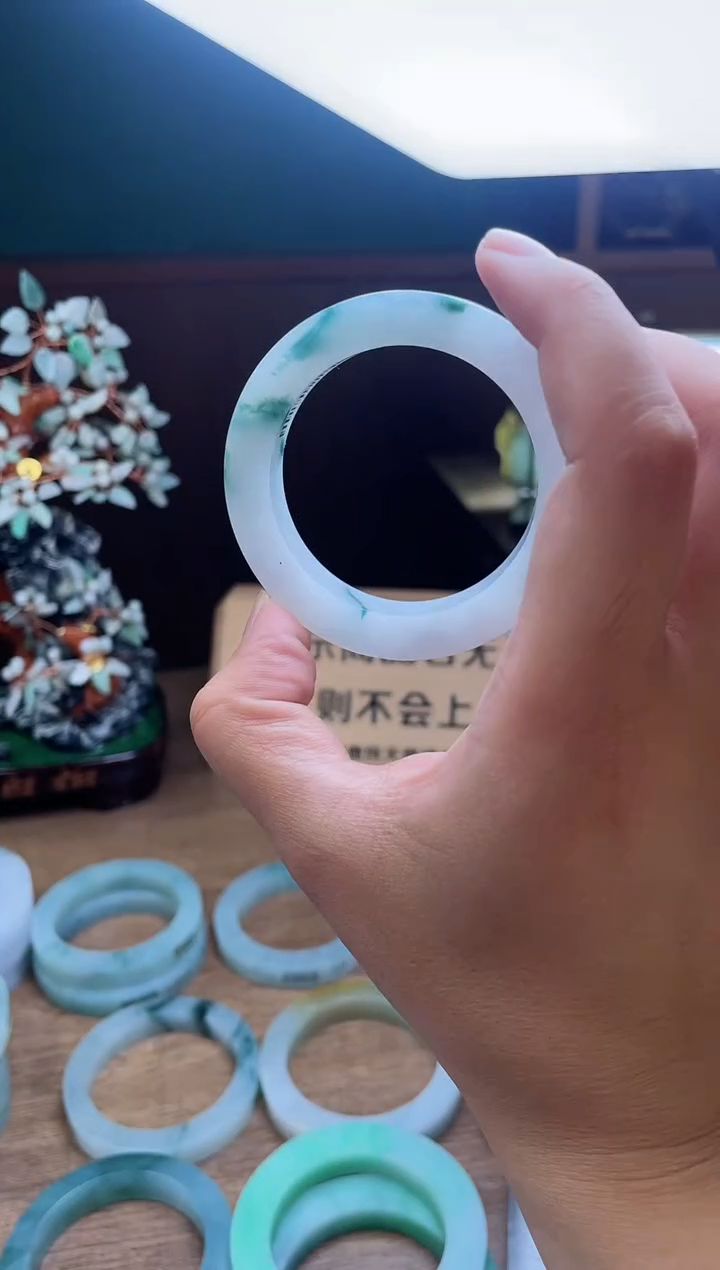 【闪购商品】定制翡翠手镯未镶嵌定制