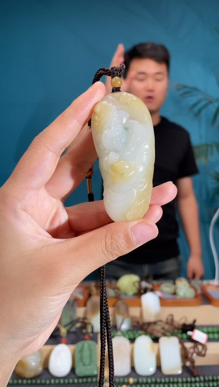 和田玉未镶嵌颈饰1
