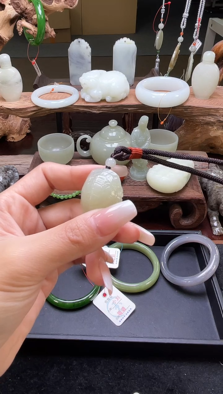 【闪购商品】和田玉手把件未镶嵌且末青白富甲一方手把件9006578