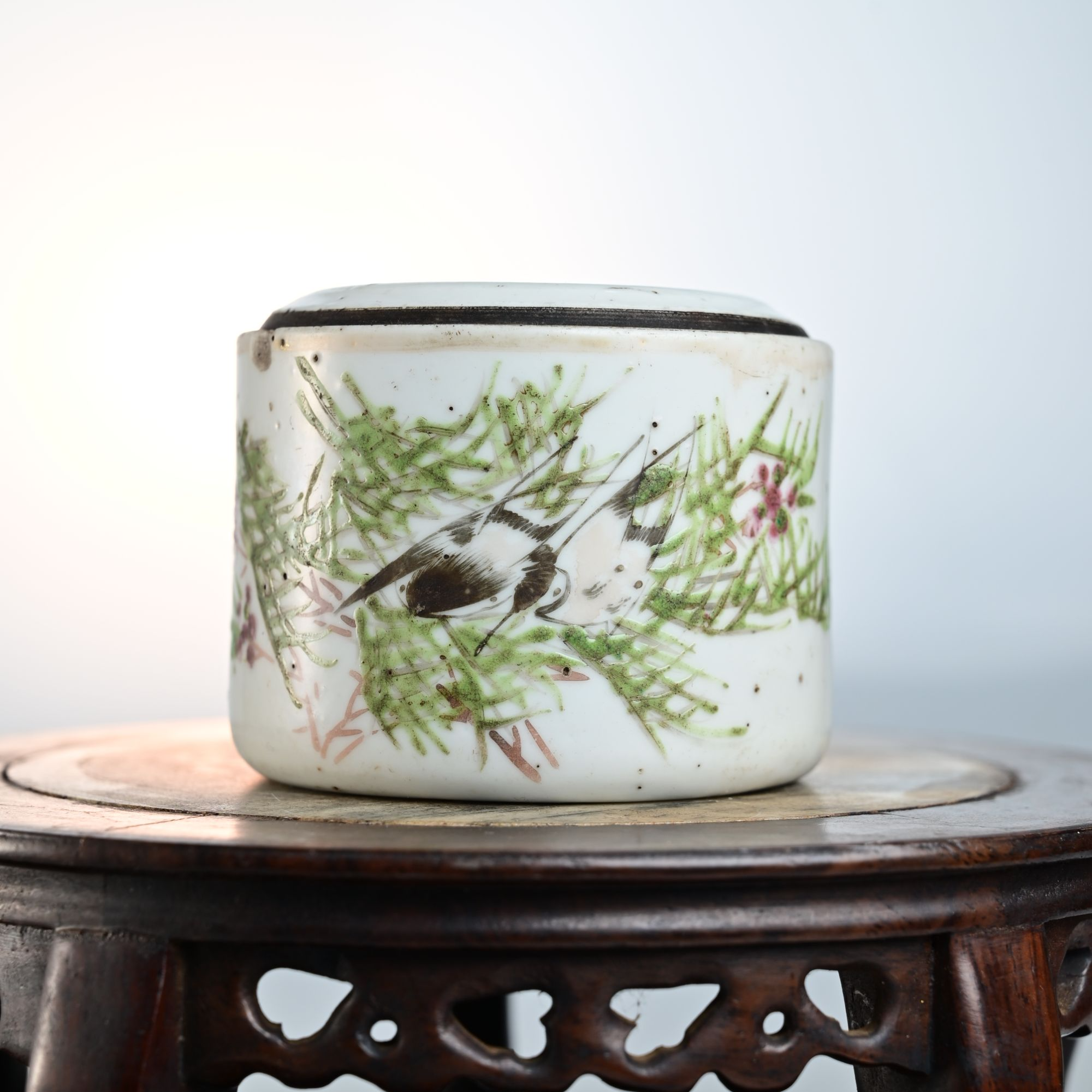 浅绛彩桃柳春燕暖酒器外套