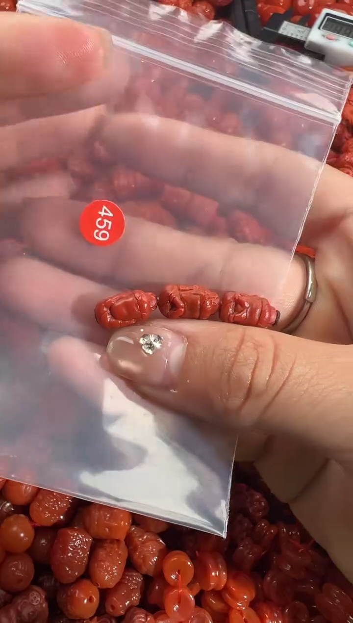 南红玛瑙未镶嵌颈饰1