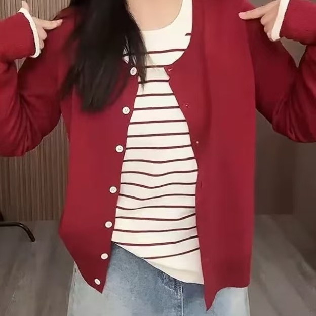 大码新款刺绣假两件针织衫女装新春季胖MM遮肉显瘦长袖上衣8001#