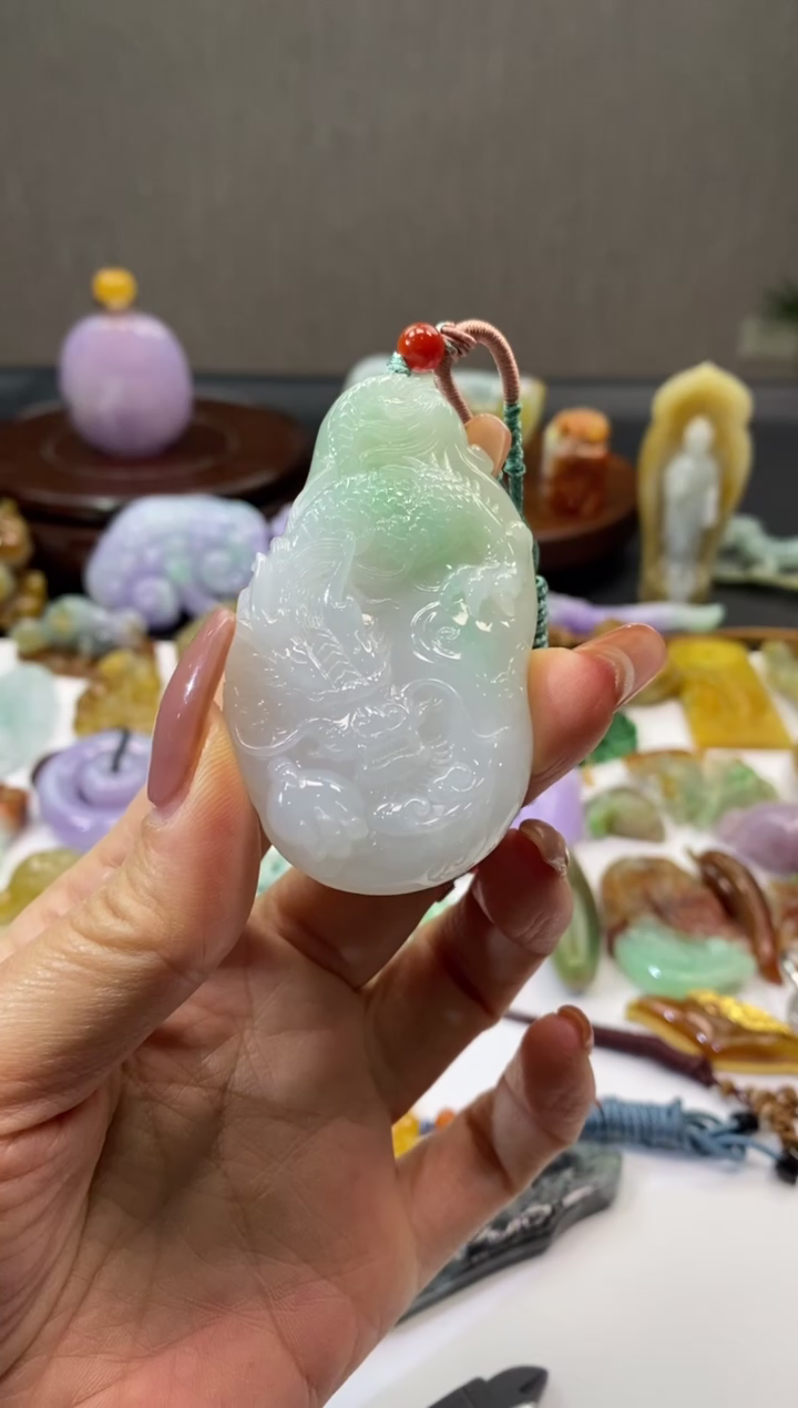 【闪购商品】翡翠颈饰未镶嵌翡翠带色龙牌