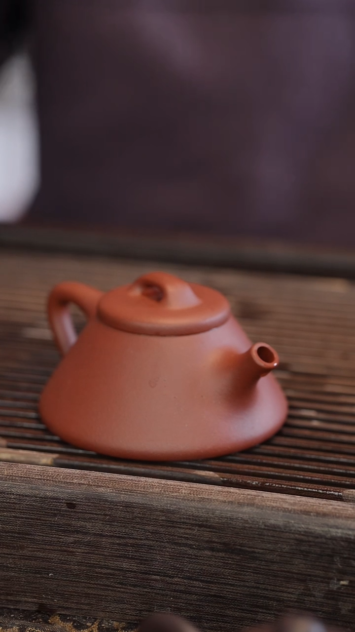 茶壶紫砂纳瓢 北红赤铁 半手工 150cc