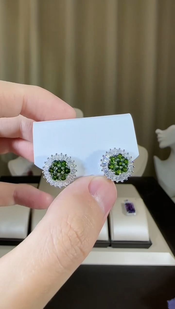 【闪购商品】透辉石耳钉银S925镶嵌12mm