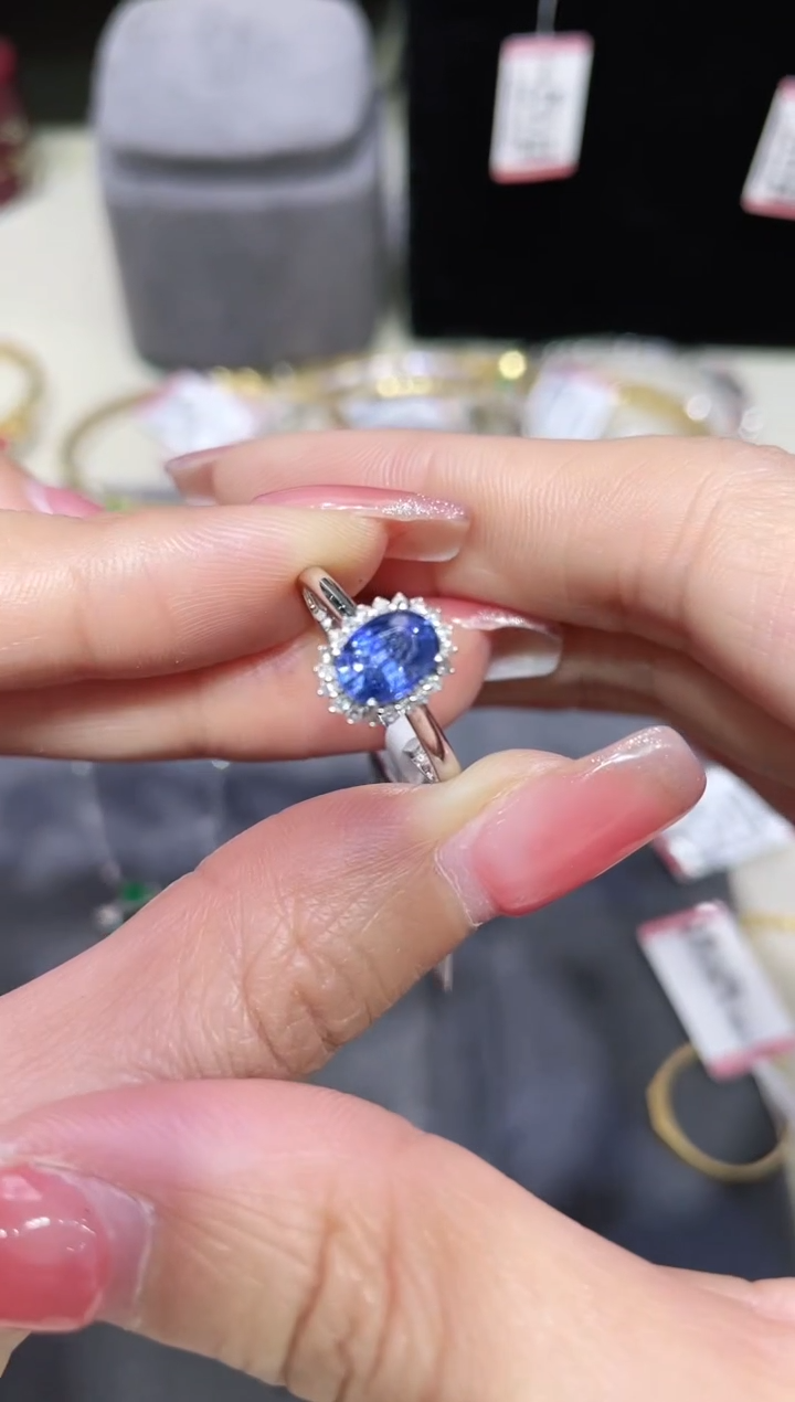 【闪购商品】蓝宝石戒指18K金镶嵌·