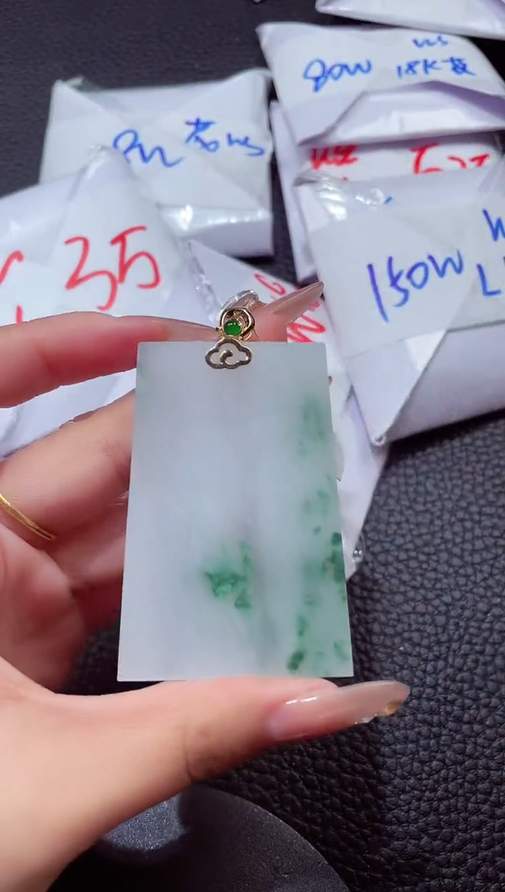 颈饰18K金镶嵌翡翠00000