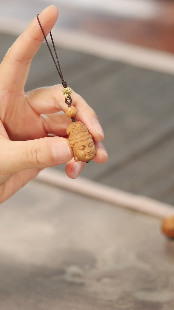 【闪购商品】檀香木木雕观音吊坠
