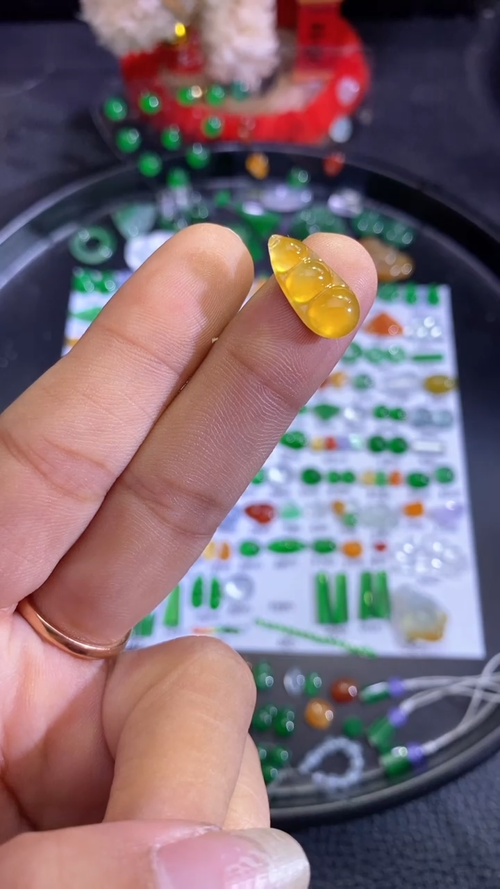 未镶嵌挂件翡翠豆子