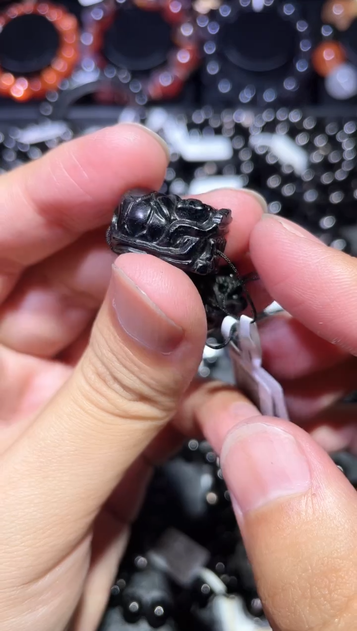 【闪购商品】辉石裸石未镶嵌金运石裸石吊坠（多样性发其一）