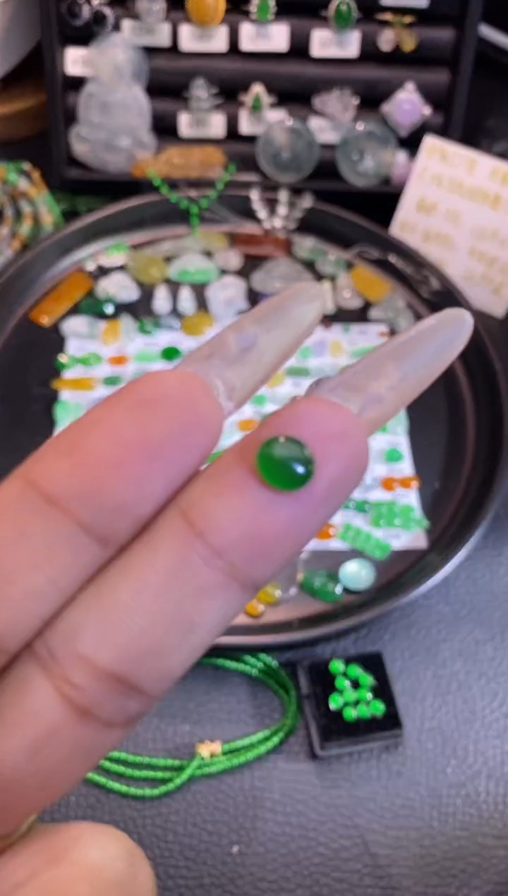 【闪购商品】翡翠挂件未镶嵌蛋