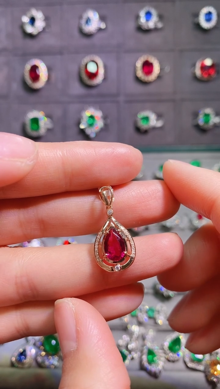 【闪购商品】碧玺18K金吊坠18K金镶嵌1.35克拉