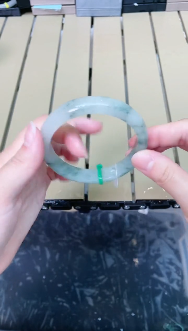 石英质玉手镯未镶嵌18-60