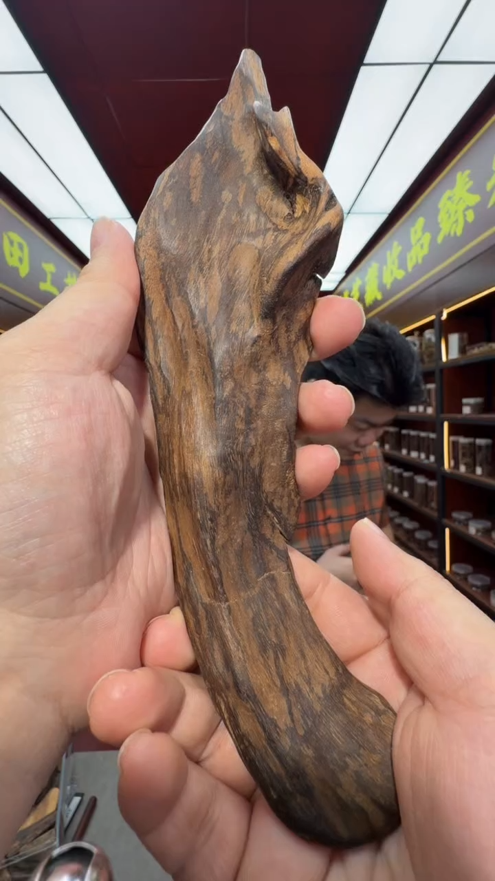 沉香吊坠多样性发一 海南