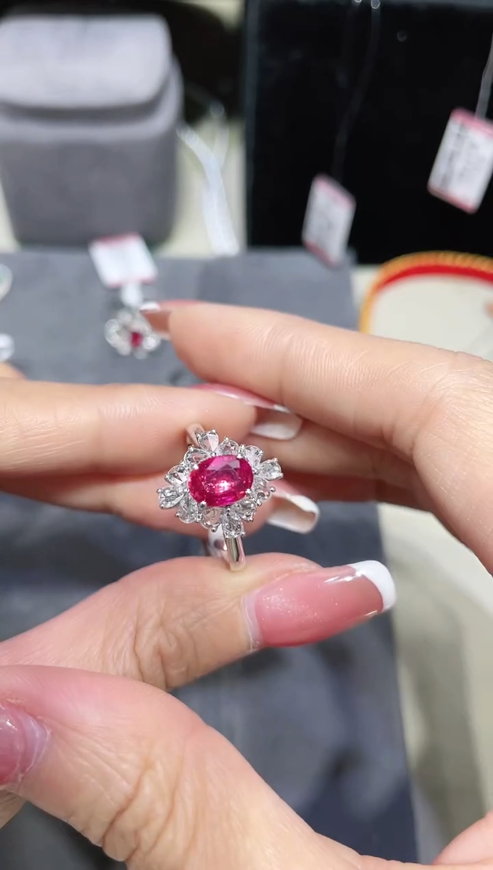 【闪购商品】红宝石戒指18K金镶嵌·