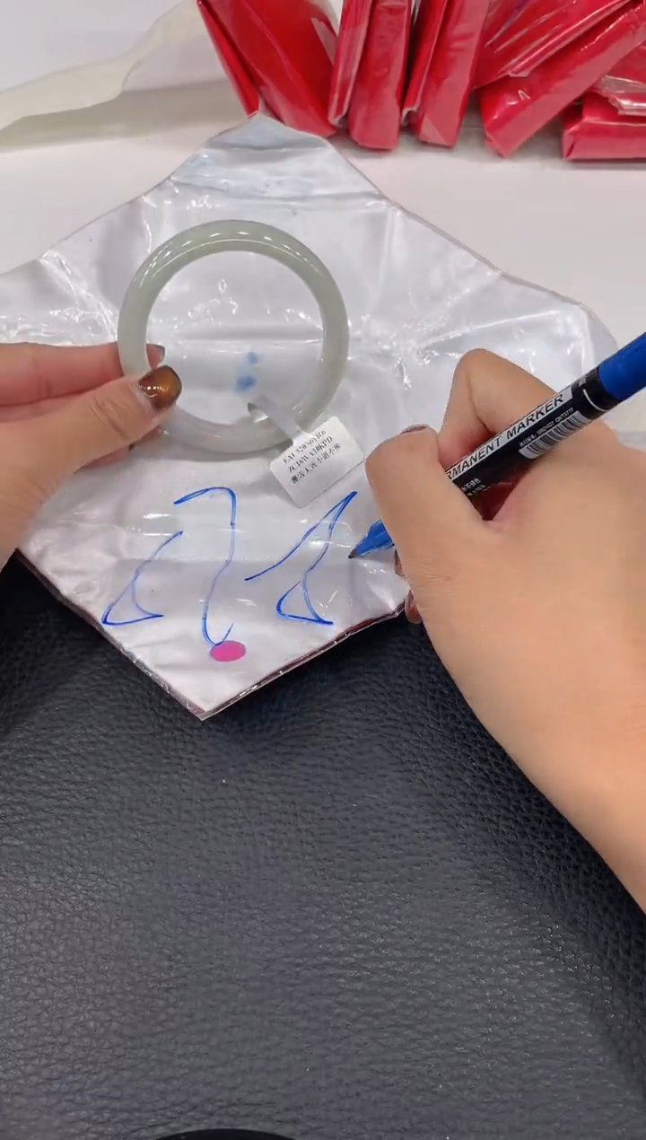 【闪购商品】翡翠手镯未镶嵌手镯