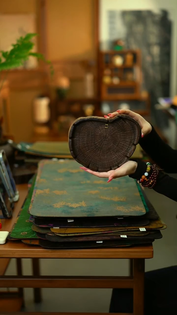 如**水一物一拍檀香木壶承