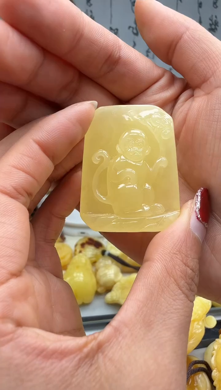 【闪购商品】琥珀裸石未镶嵌挂坠