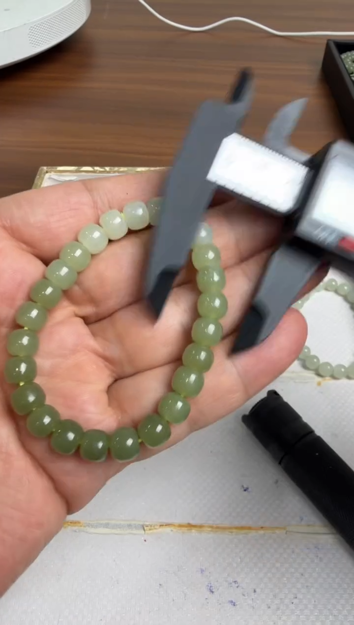 颈饰未镶嵌和田玉手串8mm