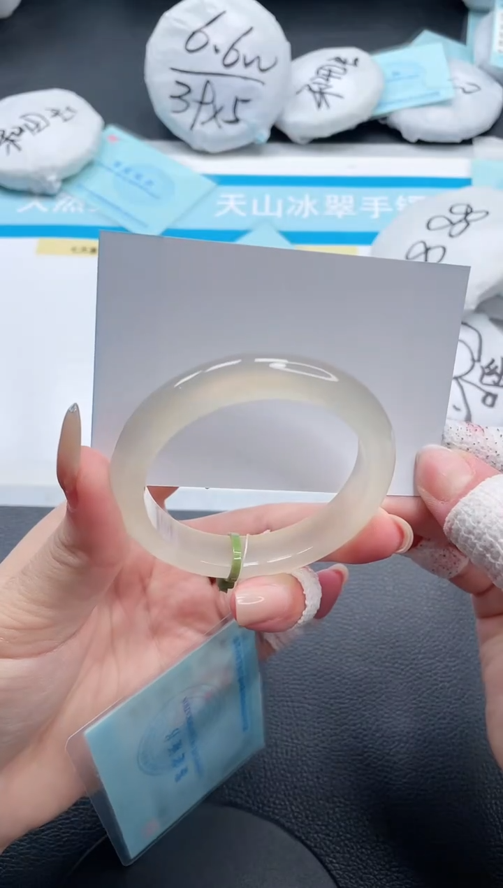 石英质玉手镯未镶嵌8V208-52