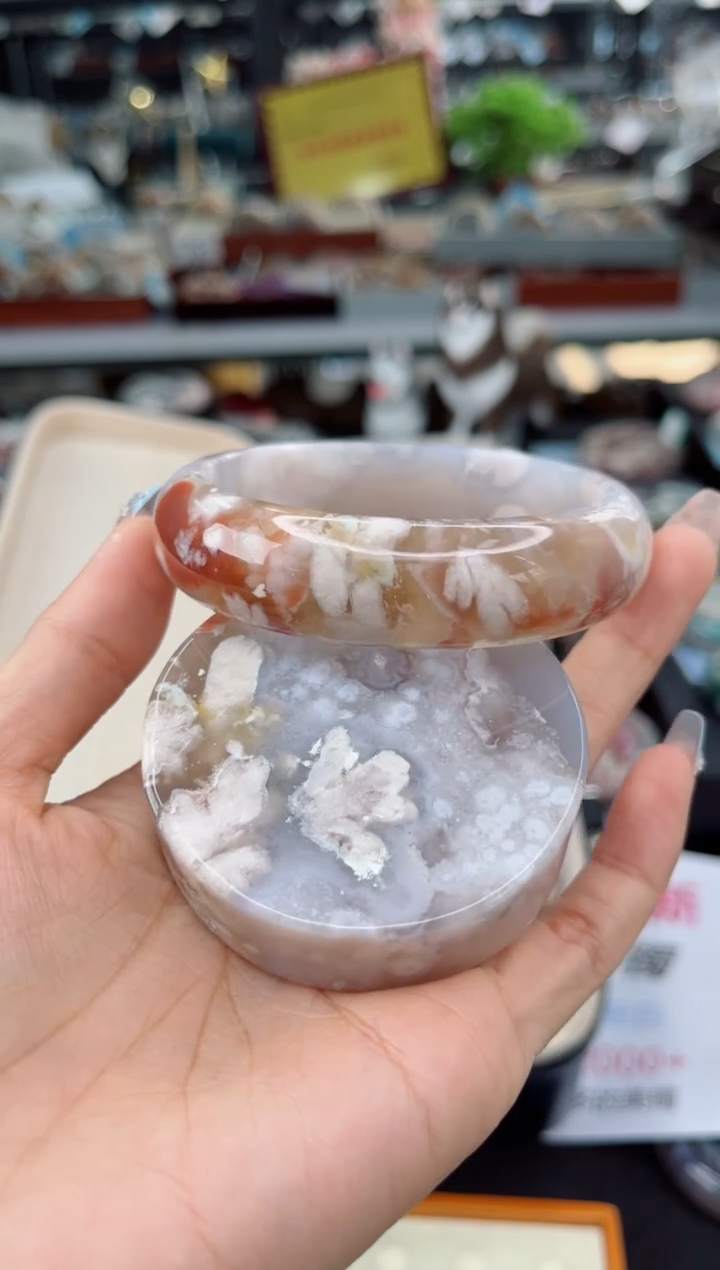 【闪购商品】石英质玉手镯未镶嵌62圈口（赠品镯心）6536320