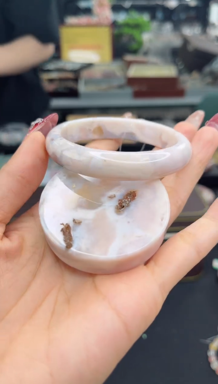 【闪购商品】石英质玉手镯未镶嵌54圈口（赠品镯心）1503835