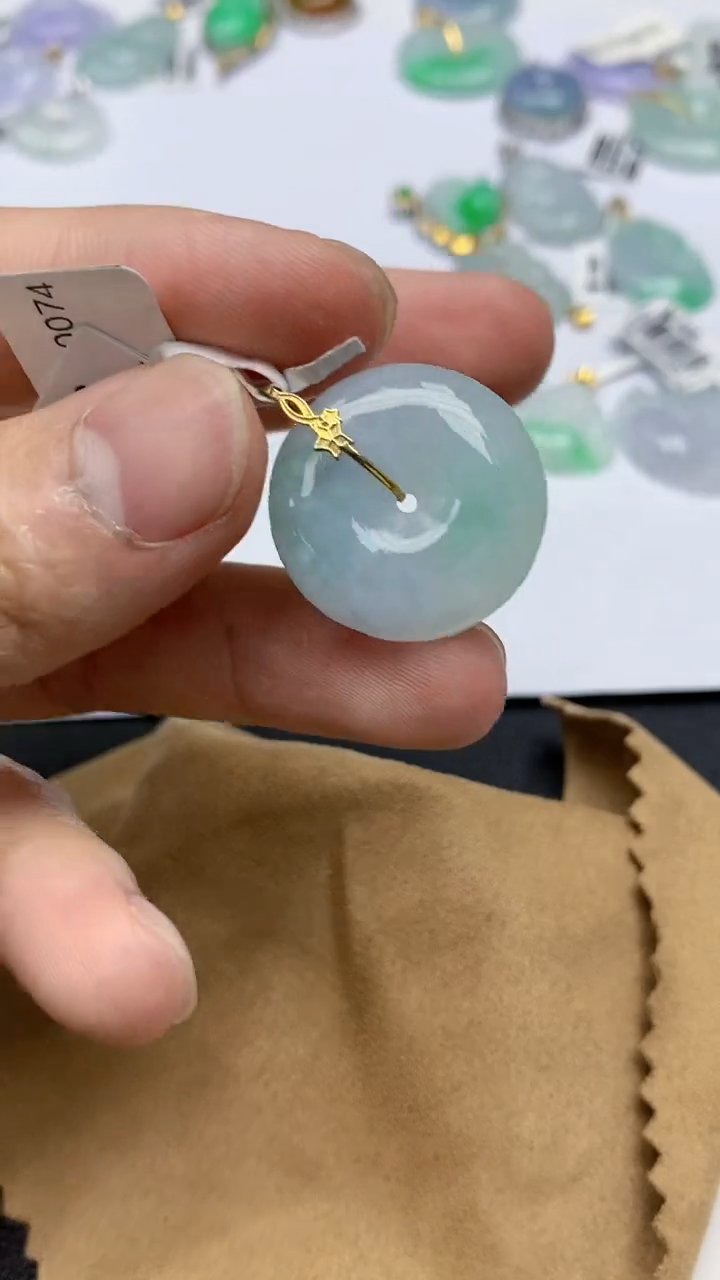 颈饰18K金镶嵌翡翠天然缅甸a货翡翠百元以上9元证书费自理