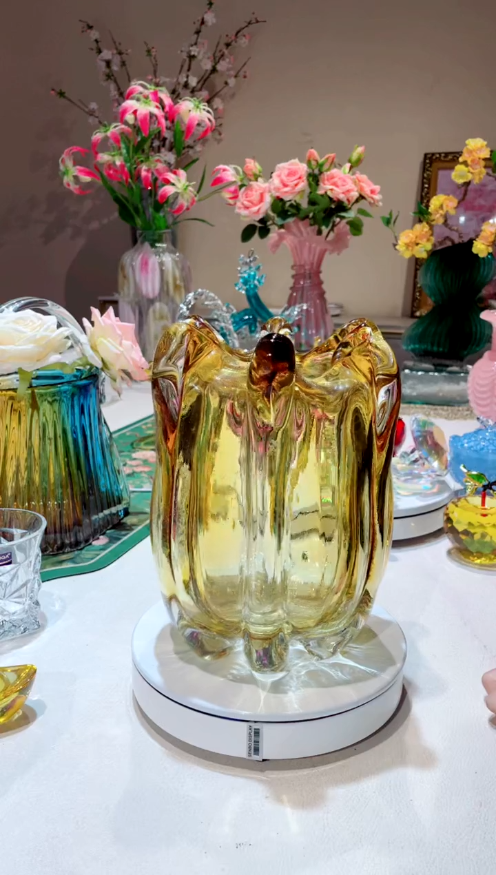 【闪购商品】琉璃手工艺品     金色杨桃花瓶（矮微瑕