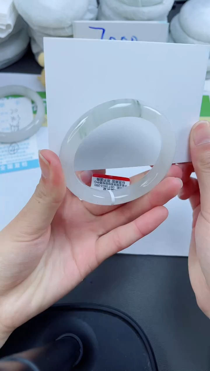 【闪购商品】石英质玉手镯未镶嵌21-52.7