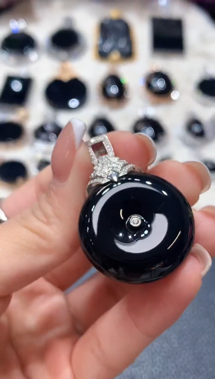 吊坠(不含链)18K金镶嵌翡翠D52