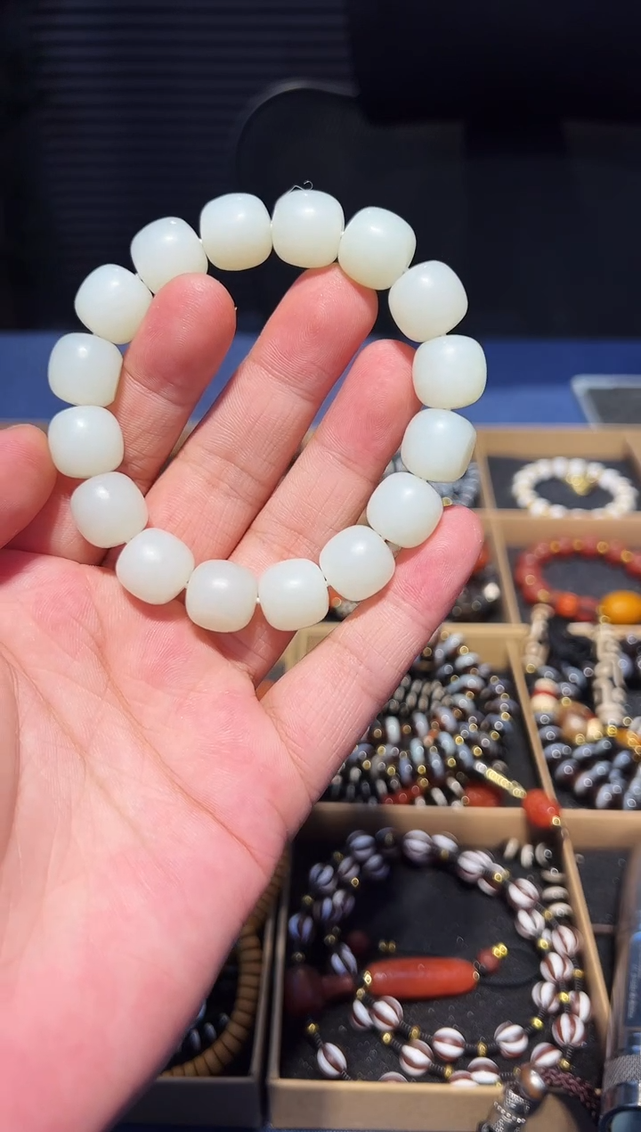 未镶嵌手串和田玉14+