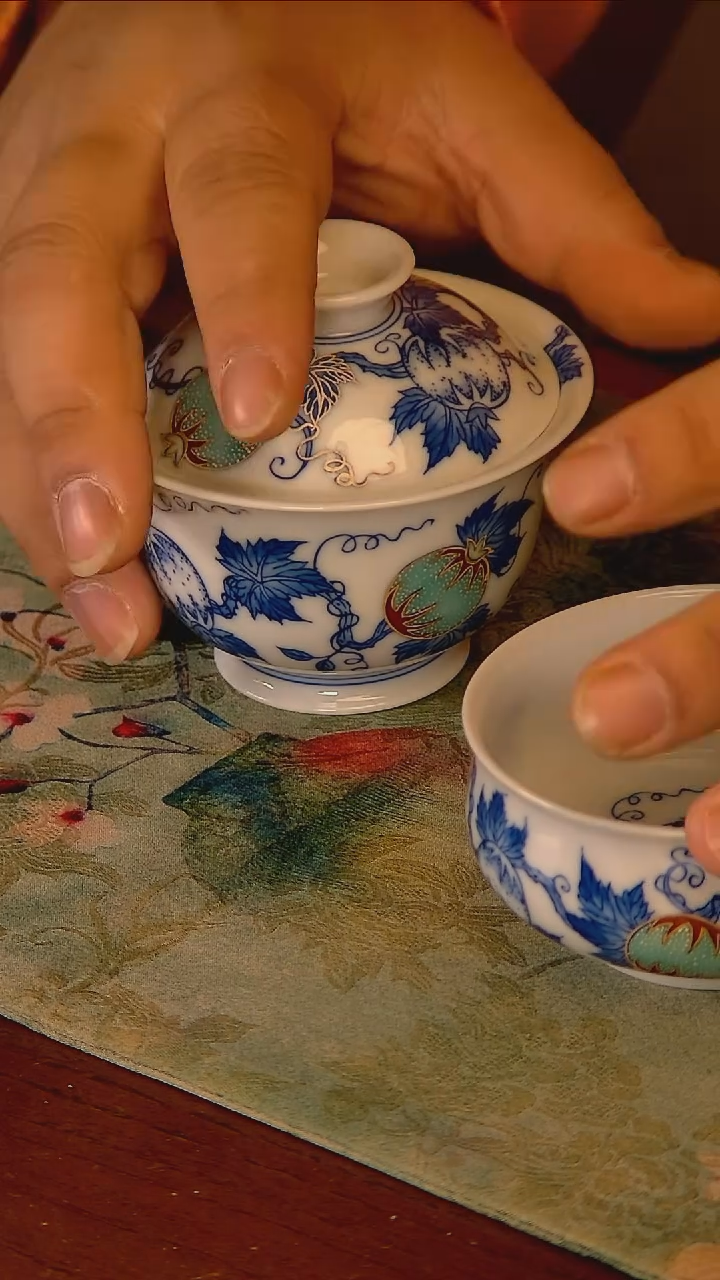 杯手工手绘杯杯很美丽