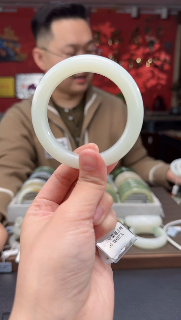 【闪购商品】和田玉.未镶嵌白玉正装镯56