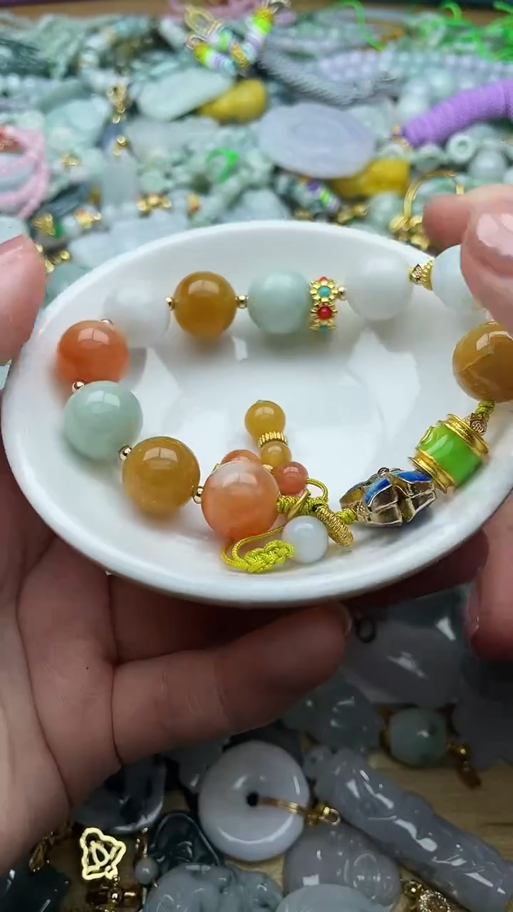 颈饰未镶嵌翡翠1