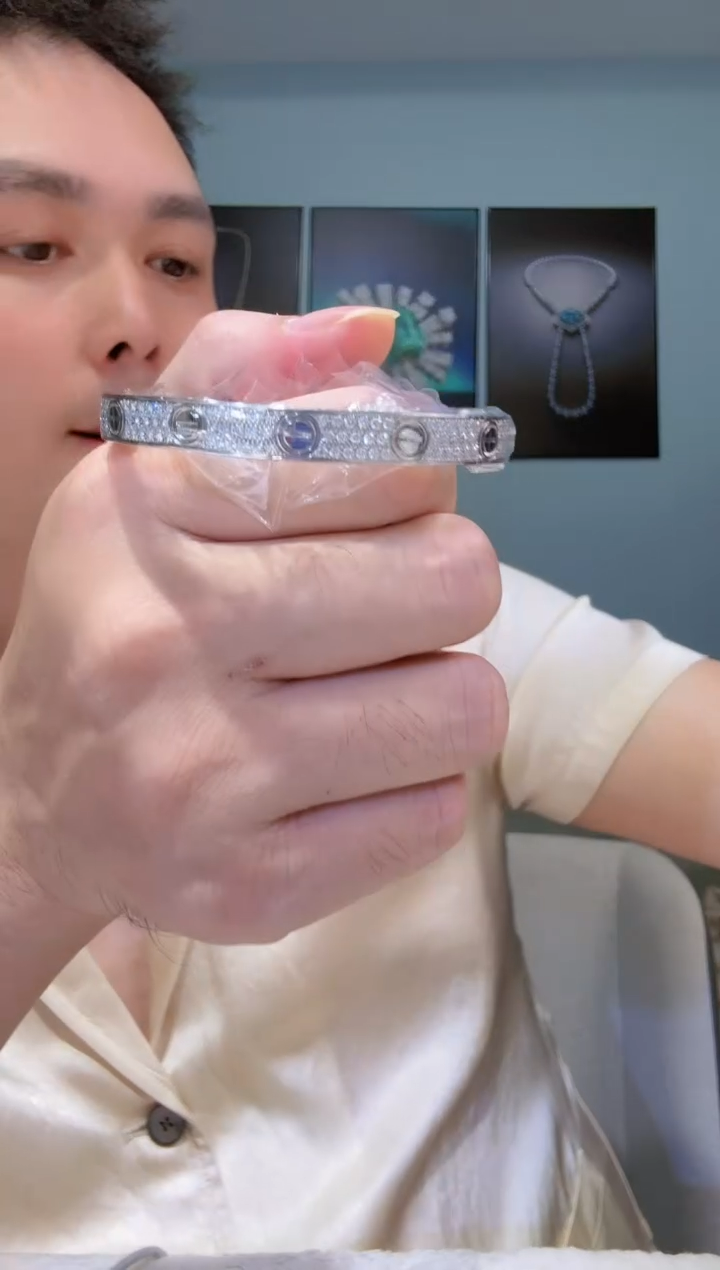 【闪购商品】钻石手镯18K金镶嵌手镯17