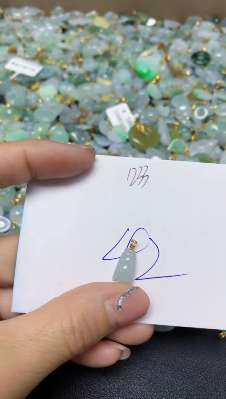 【闪购商品】翡翠挂件18K金镶嵌 天然翡翠A货