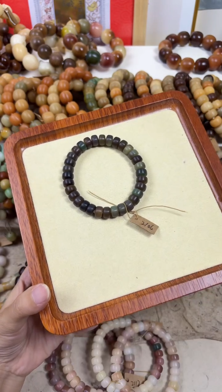 白玉菩提吊坠2106卡10干磨药片