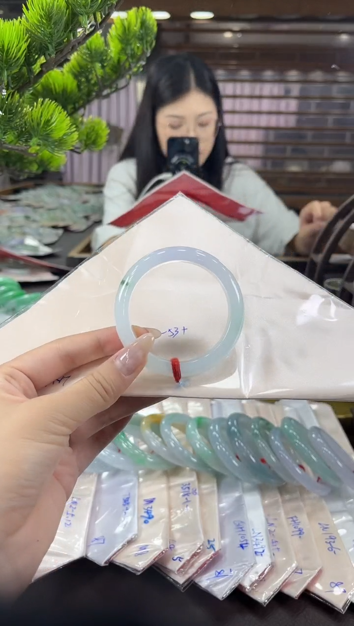 翡翠手镯未镶嵌9