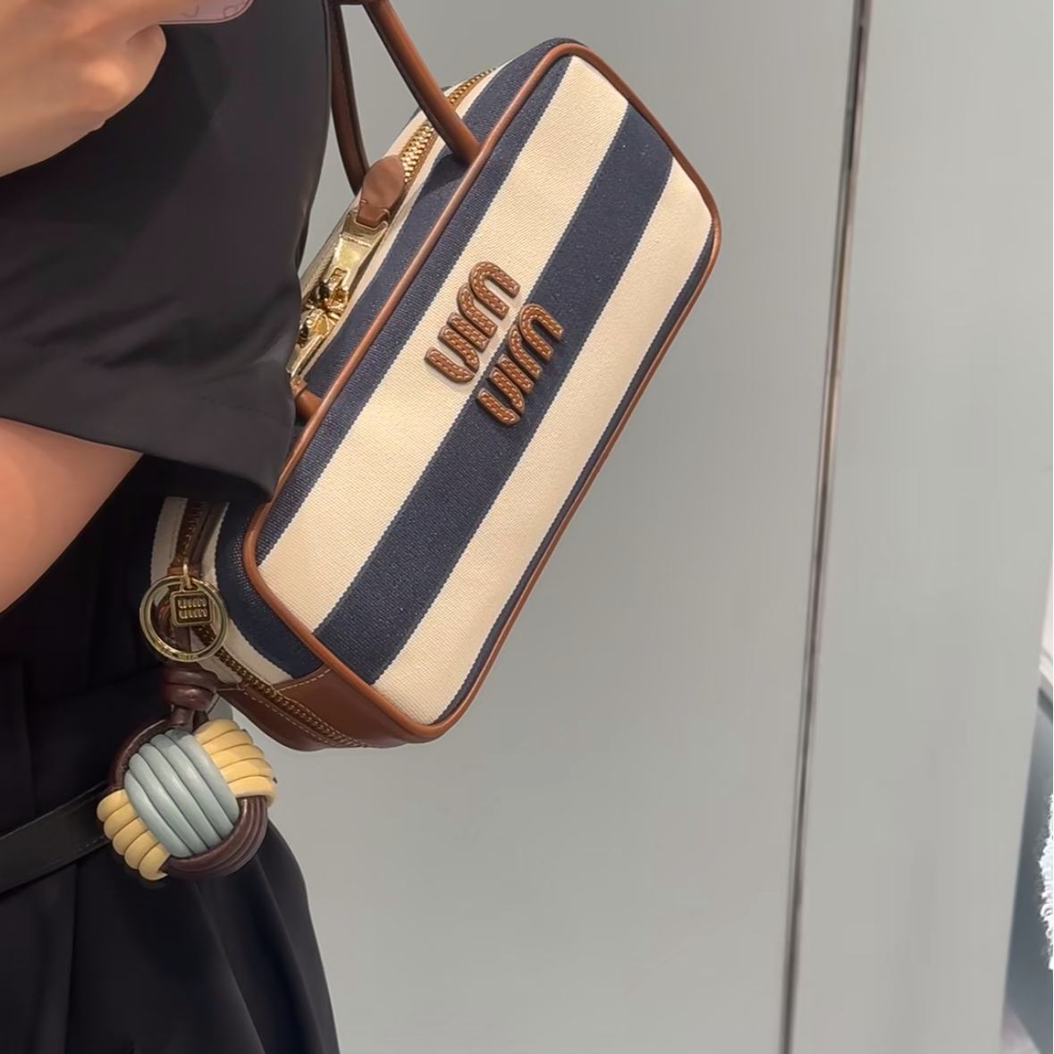 99新 MIU MIU/缪缪 小花Jerry拼色 帆布 25ss 保龄球 手提包