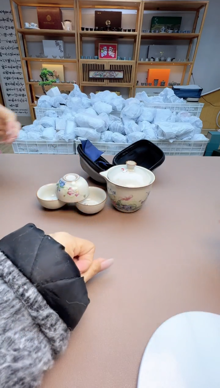 【闪购商品】摆件瓷制品S1111111111111